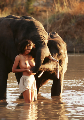 Rachel Marteen and Her Friends Topless on Safari